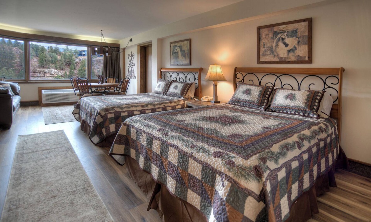 Purgatory Cabin | Spectacular Palisade Panorama | AC, Pool, Hot Tub, Golf & Ski