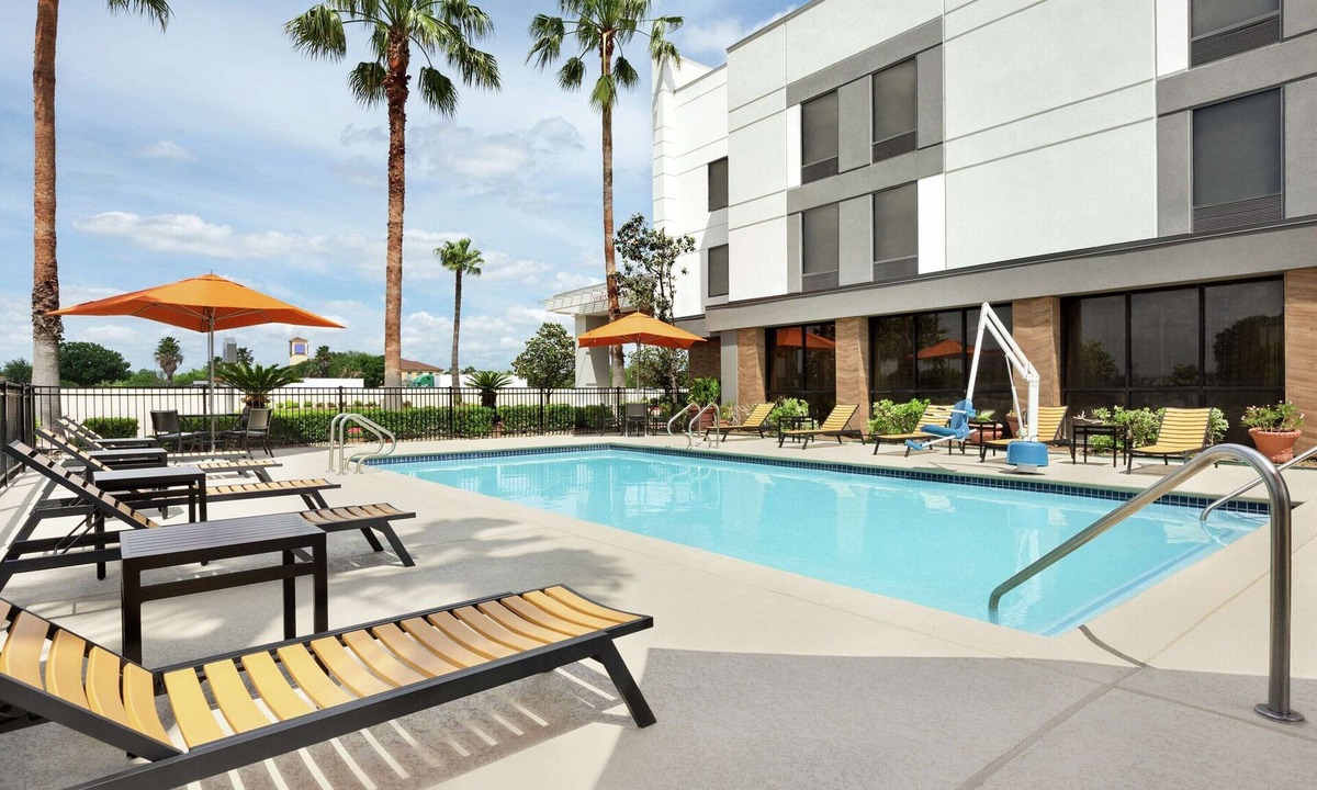 US 290 Hotel | Stress-Free & Pet-Friendly Stay | Perfect for Family Exploring Brookhollow