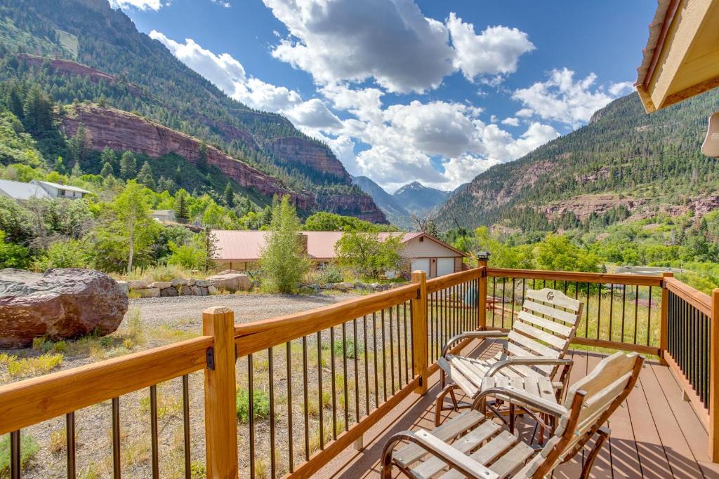 Ridgway House | Stunning Ouray Escape w/Panoramic Mountain Views!