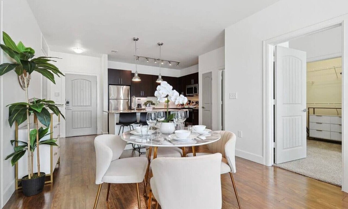 Frisco Apartment | Stylish 2B near Legacy West Wi-Fi, Fitness, Pool