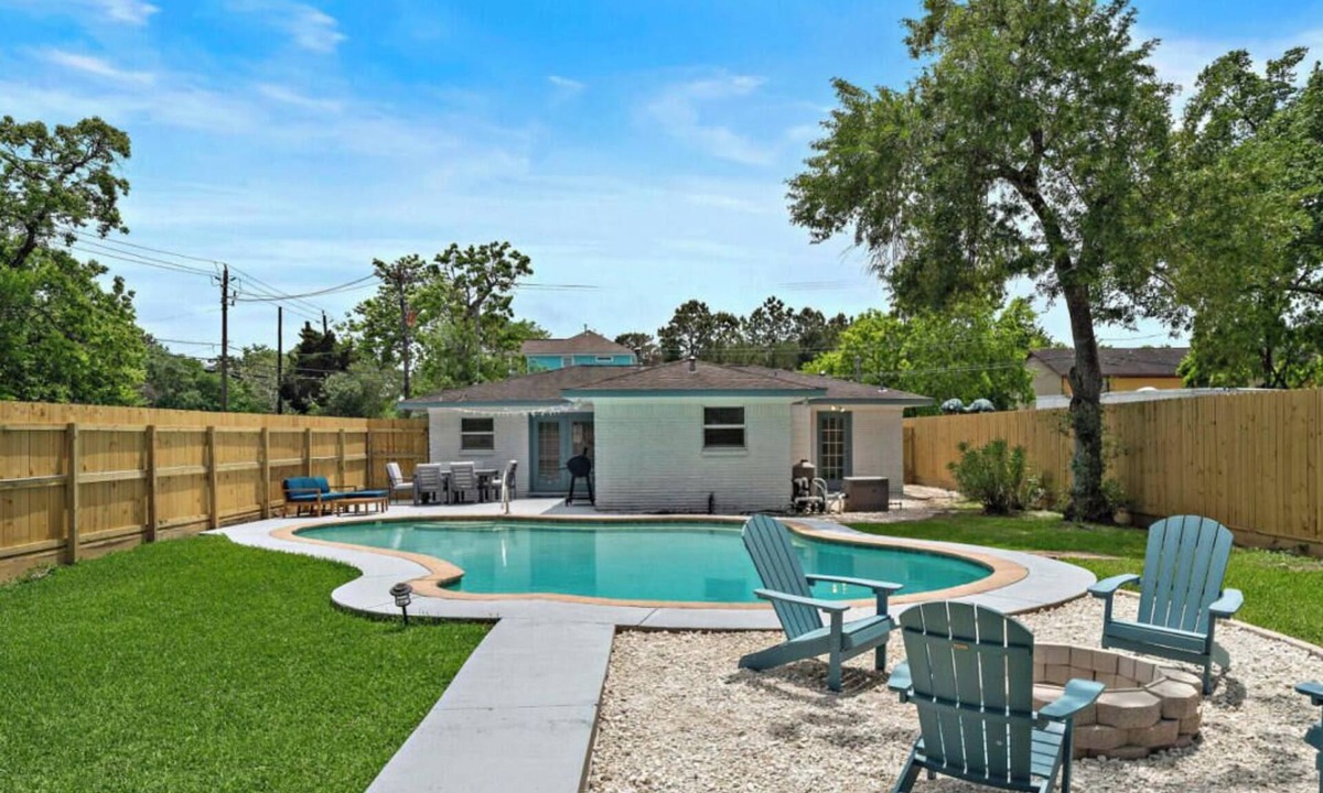 Clear Lake Shores House | Stylish Home w/Private Pool Near Kemah Boardwalk