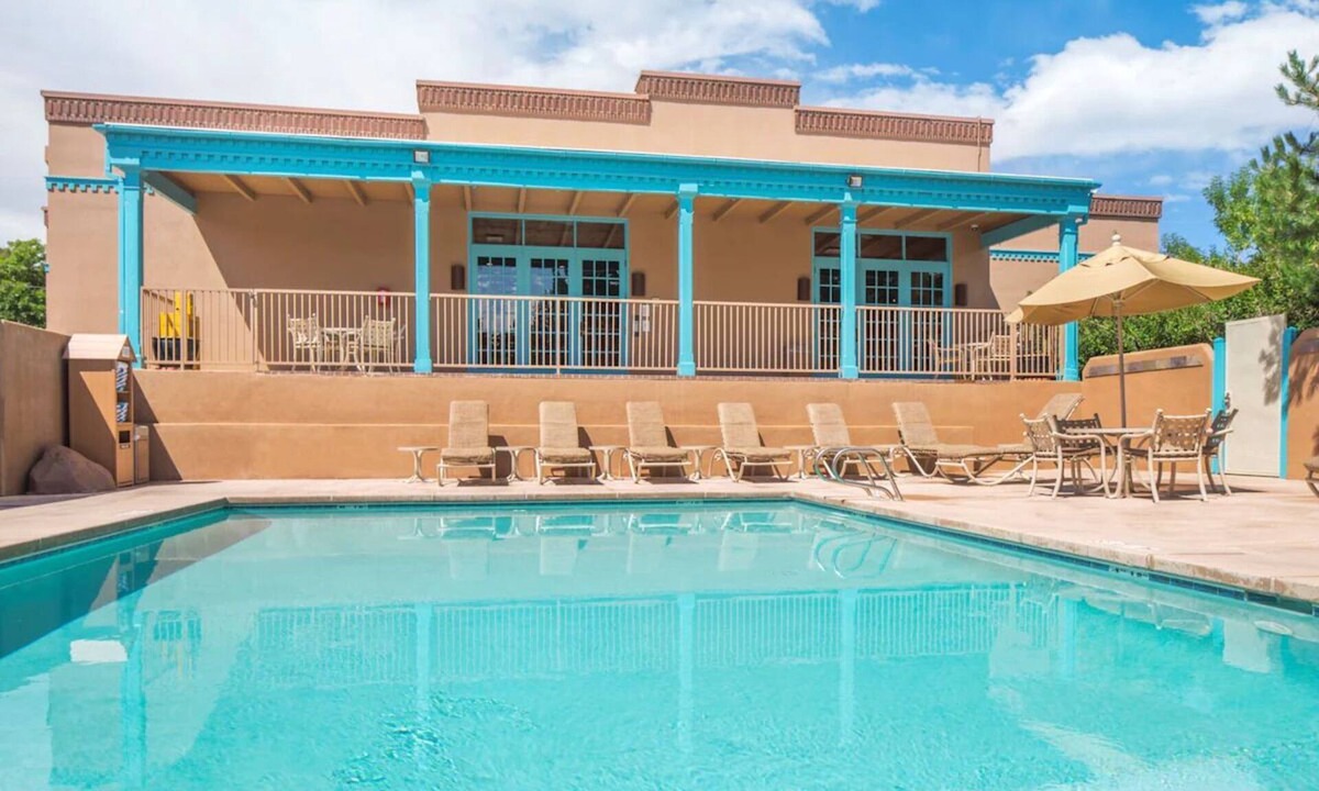 Northeast Santa Fe Hotel | Stylish Southwestern Suites with Pool, Hot Tub & Easy Downtown Access