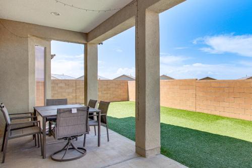 Los Lunas House | Suburban Santa Fe Home Near Main Street & I-25