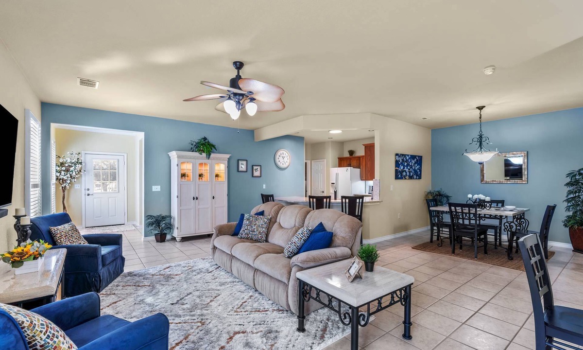 Sun City House | Sun City Georgetown TX! Beautifully Furnished w/Screened Porch on Wooded Lot!
