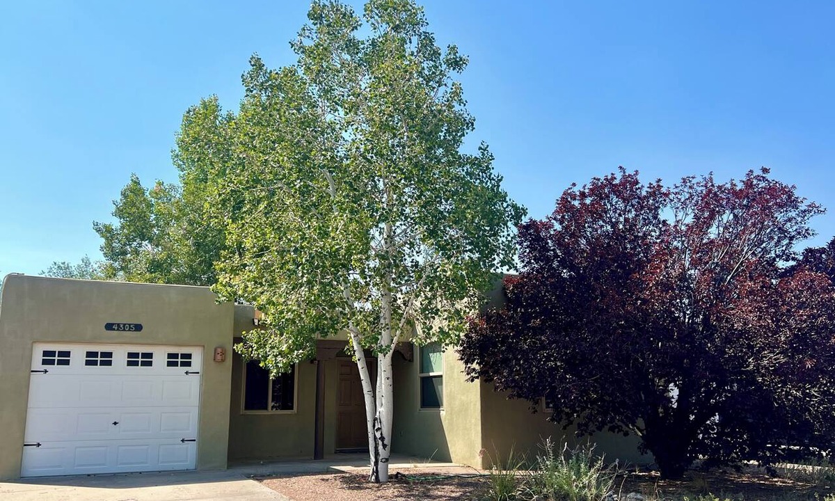 Santa Fe House | Sunny, Tranquil Two-Bedroom Home Near Santa Fe’s Best Attractions