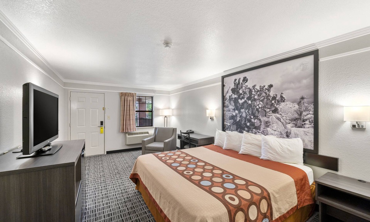 Mount Vernon Hotel | Super 8 by Wyndham Mount Vernon