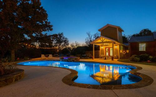 Comfort House | Tank House Stay for 2 in Comfort Texas Access to Pool Hot Tub