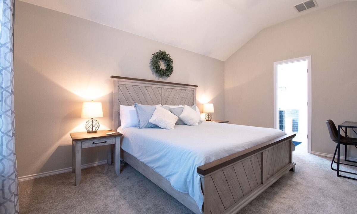 McKinney House | Texas Roots: King Beds - 6 Minutes to Downtown McKinney- Sleeps 6 - Remodeled