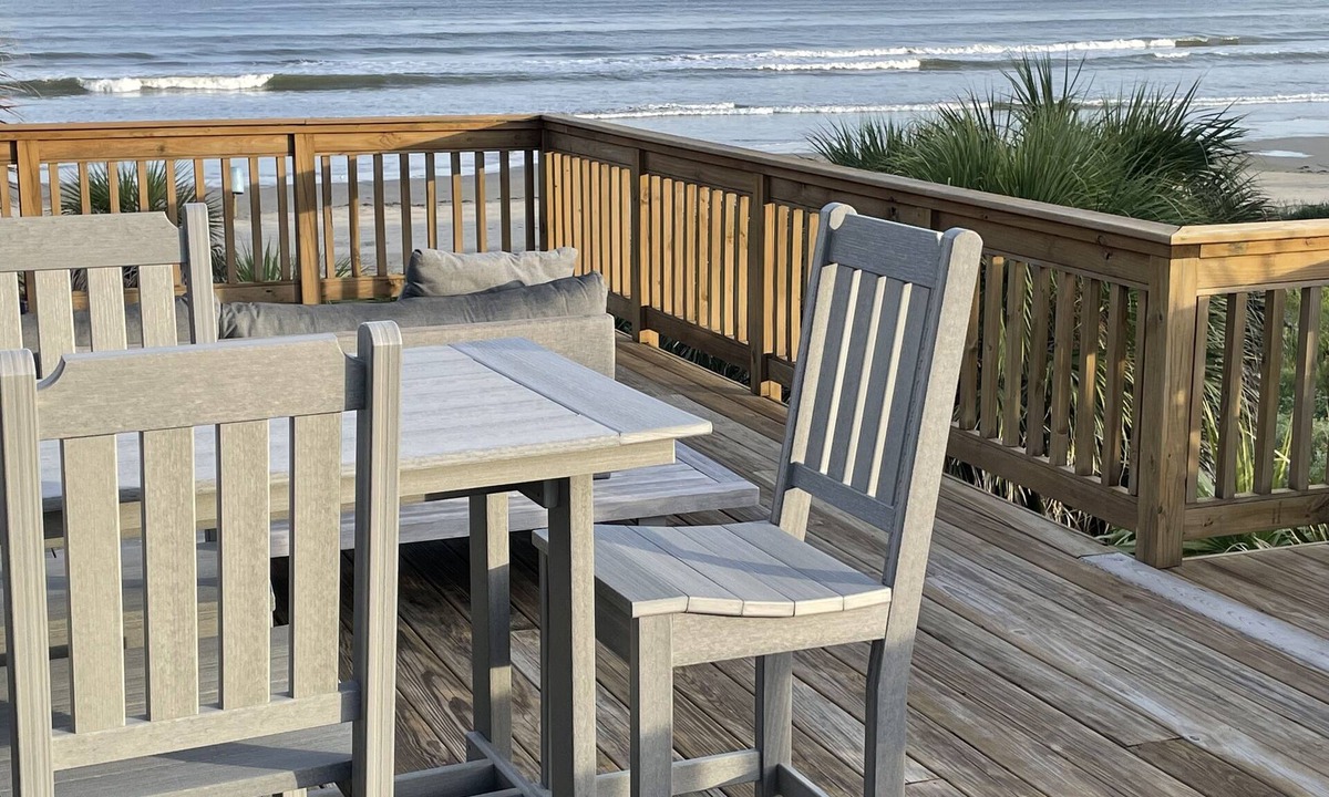 Pirates Beach House | The Blue Pelican - Top rated Beachside in Pirates Beach! Sleeps 10. GVR08184