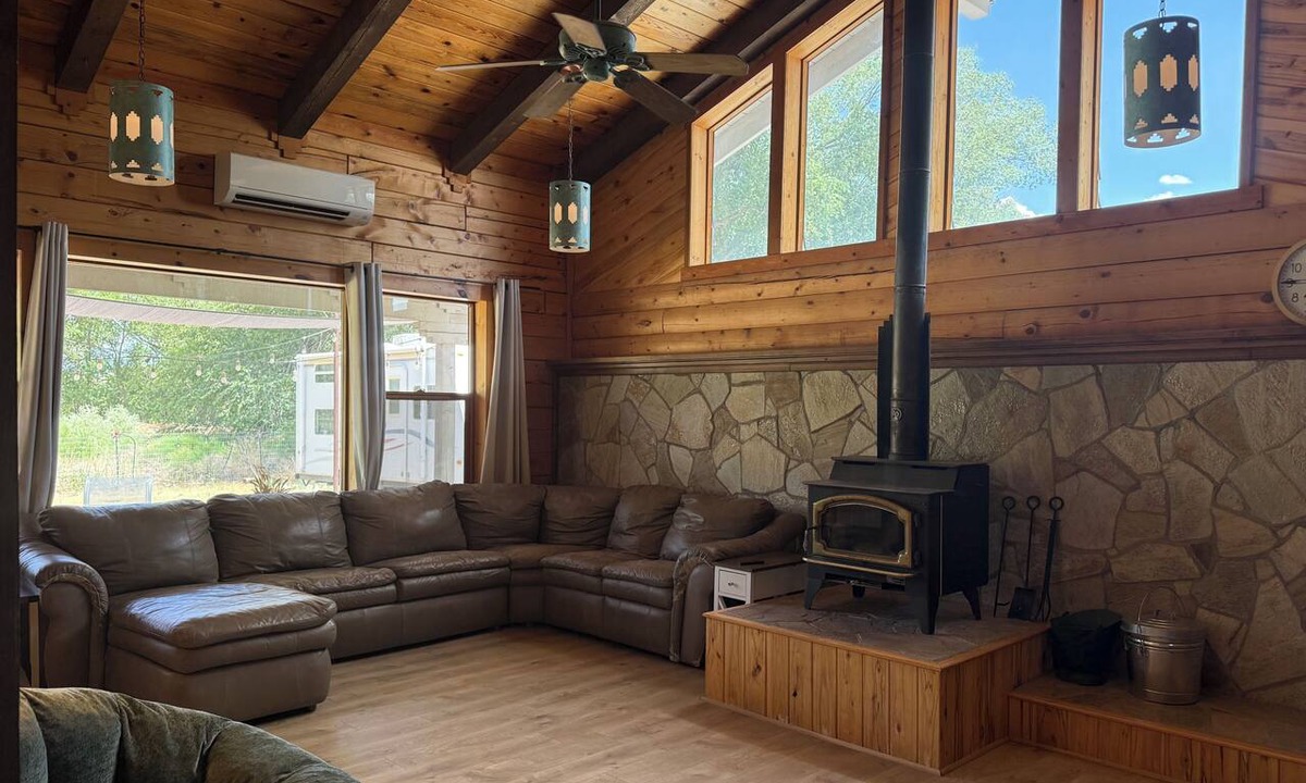 Bosque Farms Cabin | The Bosque Farm Cabin