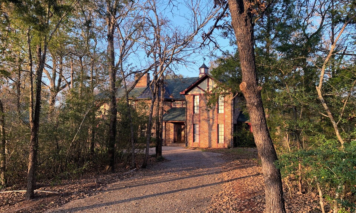 Harvey Hillsides Other | The Castle Hideaway-16+Pool-Game Room-5 bedrooms-10 beds-3.5 baths