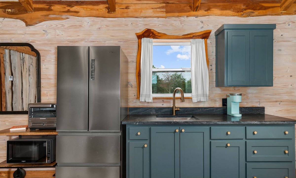 Henderson Cabin | The Hendo - Cabin #1 - Studio Style