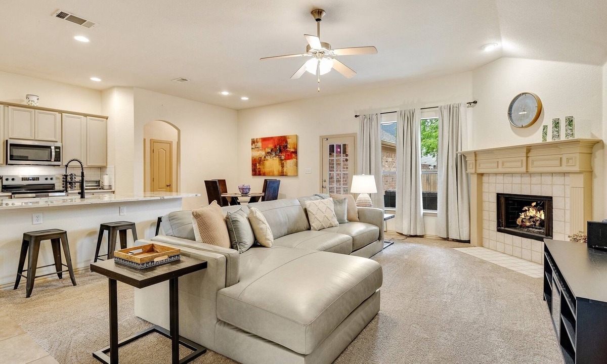 McKinney House | The Knob Cozy-Elegant Retreat in McKinney