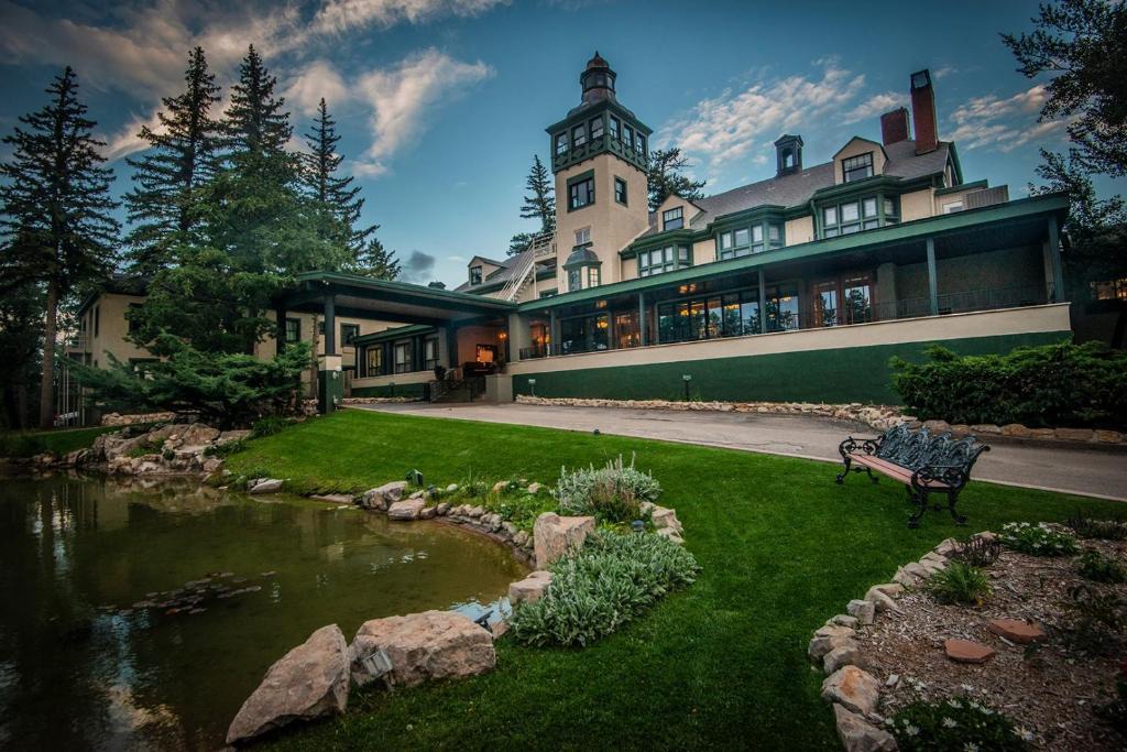 Cloudcroft Hotel | The Lodge at Cloudcroft