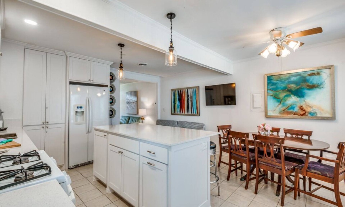 Arlington House | The MCM House walk2 FIFA Dallas Stadium~ AT&T! Best Arlington vacation rentals!