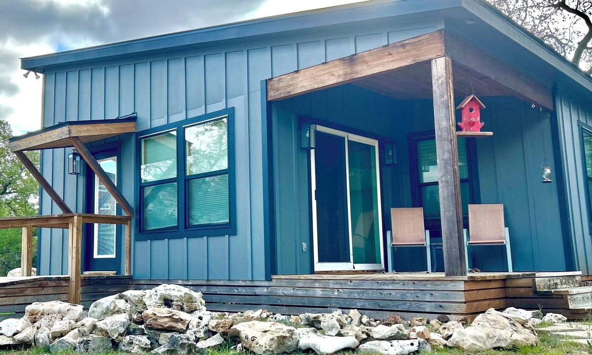 San Marcos Cabin | THE MOCKINGBIRD: Cozy & Modern Guest Cabin, between San Marcos & Wimberley!