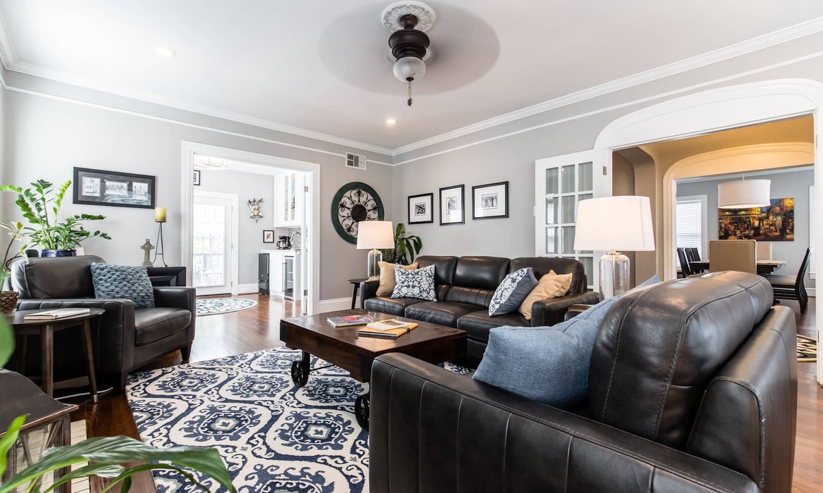 Kessler House | The Roux House Offers Luxury, Comfort & Location!