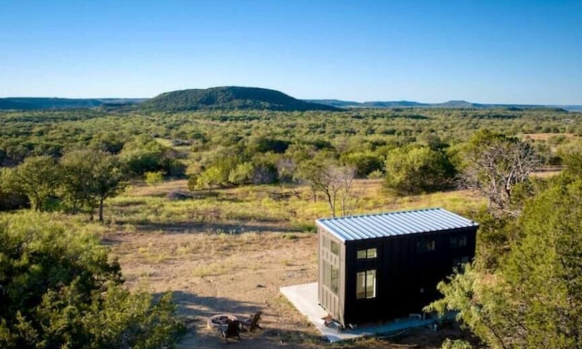 Thurber House | Tiny Home Near Palo Pinto Mountains State Park + Scenic Views + Fire pit + Grill