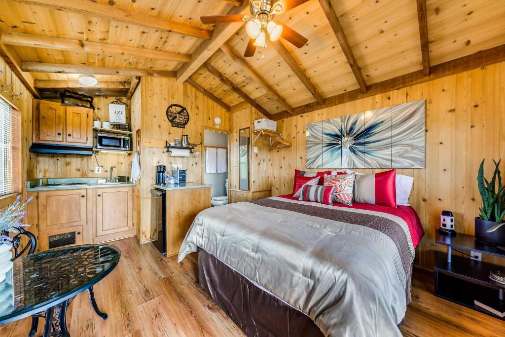 Mayhill Apartment | Tiny Home with Covered Porch in Cloudcroft Area!