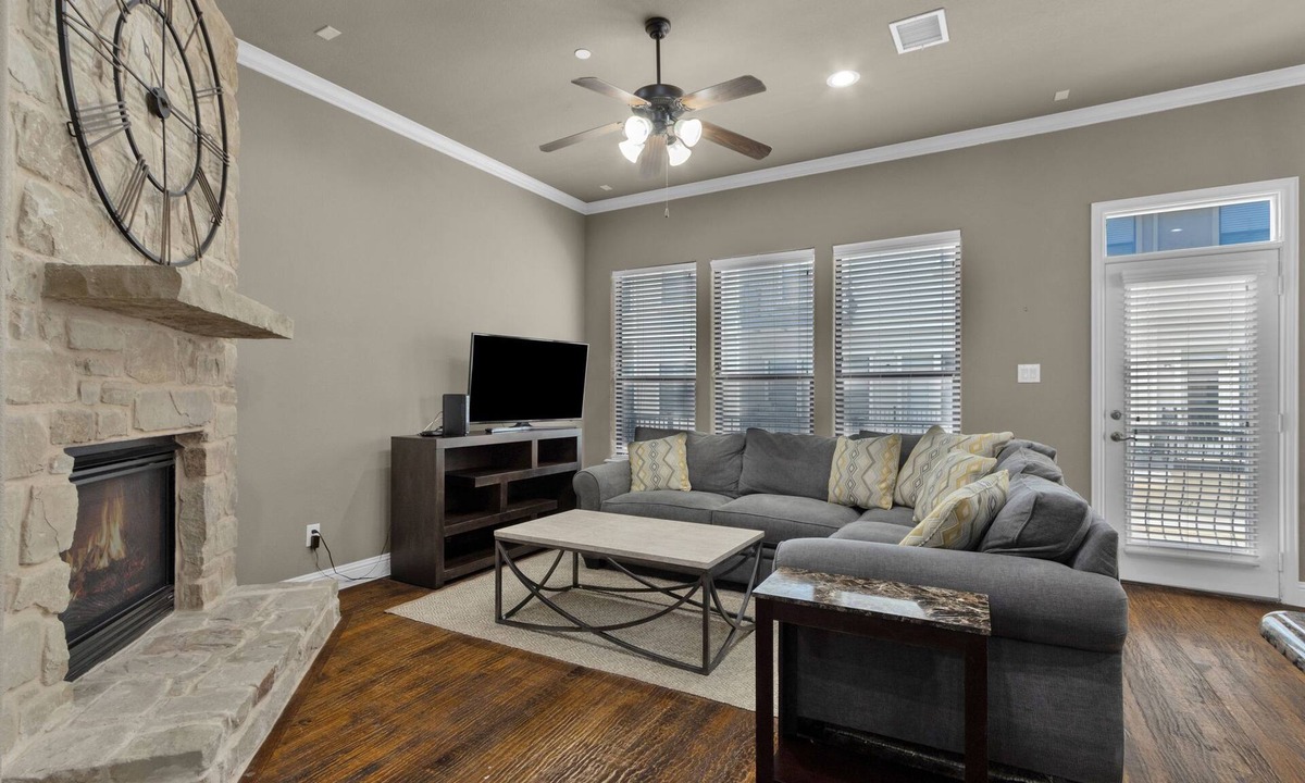 Legacy Town Center North House | Townhome Located in the heart of Legacy Shops
