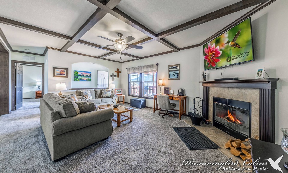 Ruidoso Downs Cabin | TR Green's House | Relax, Soak & Stay Close to the Action in Ruidoso Downs