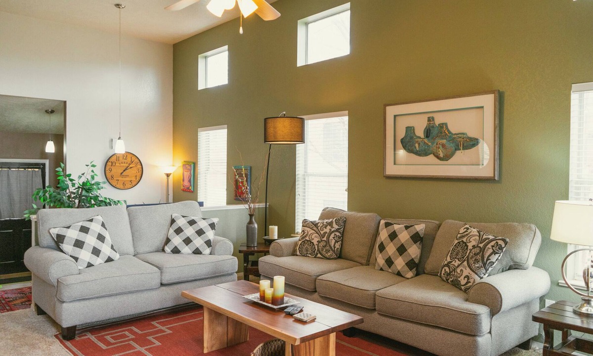 Albuquerque House | Tranquility and Luxury at Piñon Creek, East Mountain Townhouse