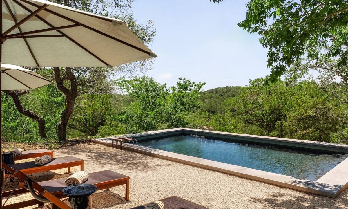 Dripping Springs House | Tranquilo - Dripping Springs Farmhouse w. Heated Saltwater Pool, Sauna & Hot Tub