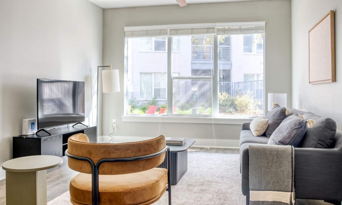 Riverside Apartment | Trendy Riverside 1BR w/ Gym & W/D, nr Lady Bird Lake, by Blueground