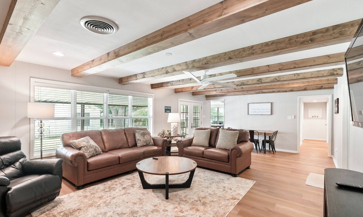 Phillips House | Tutta La Famiglia - 4 bedroom family home