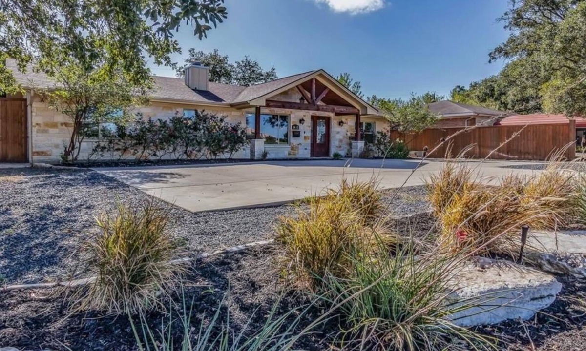 Redmond Terrace House | Ultimate Game Day Setup-Pool/Hot Tub-Outdoor Entertainment Area-Sleeps 14