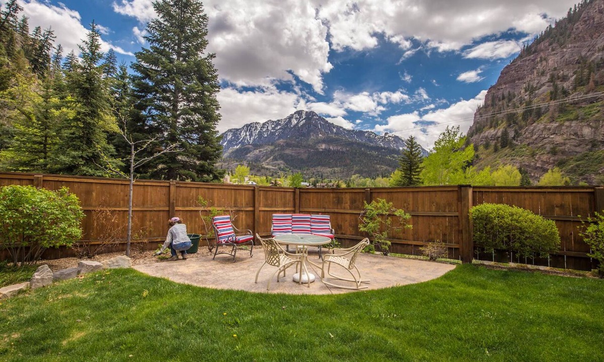 Ouray House | Unbeatable Location | Across from Ouray Hot Springs | Walk to Downtown