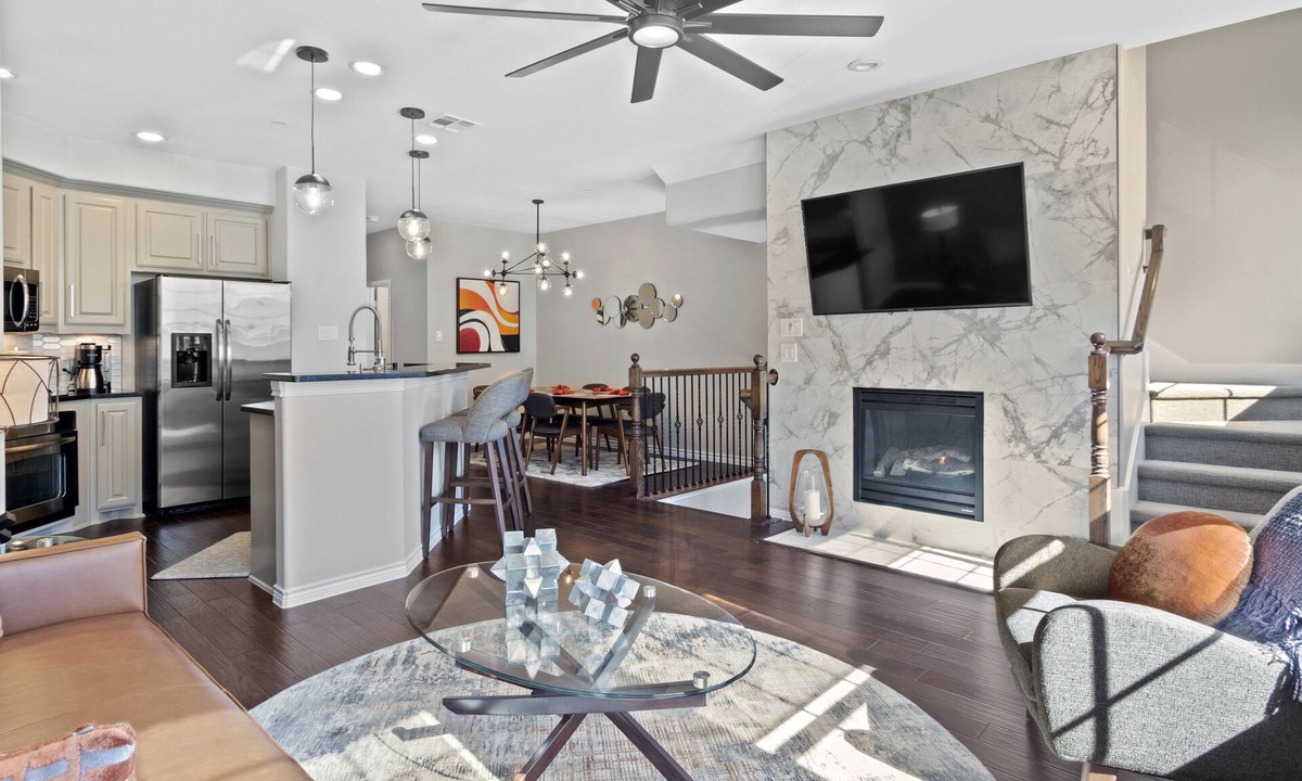Legacy Town Center North House | Upscale Shops of Legacy Townhome. Maid Service included!