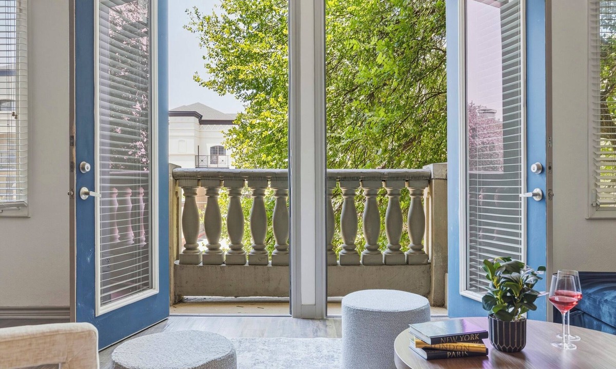 Cityplace Apartment | Uptown 2BR Katy Trail, Dining & Shops, Parking