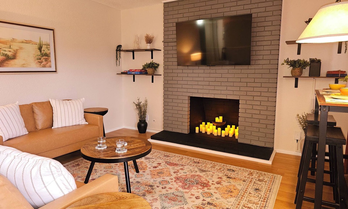 Montgomery Park Condo | Uptown ABQ Condo Near Parks & Dining