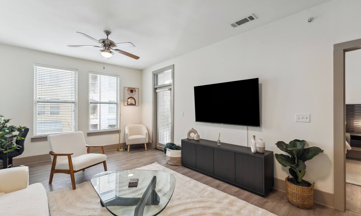 Cityplace Apartment | Uptown Lux 1BR With Resort Pool, Parking & High-End Amenities