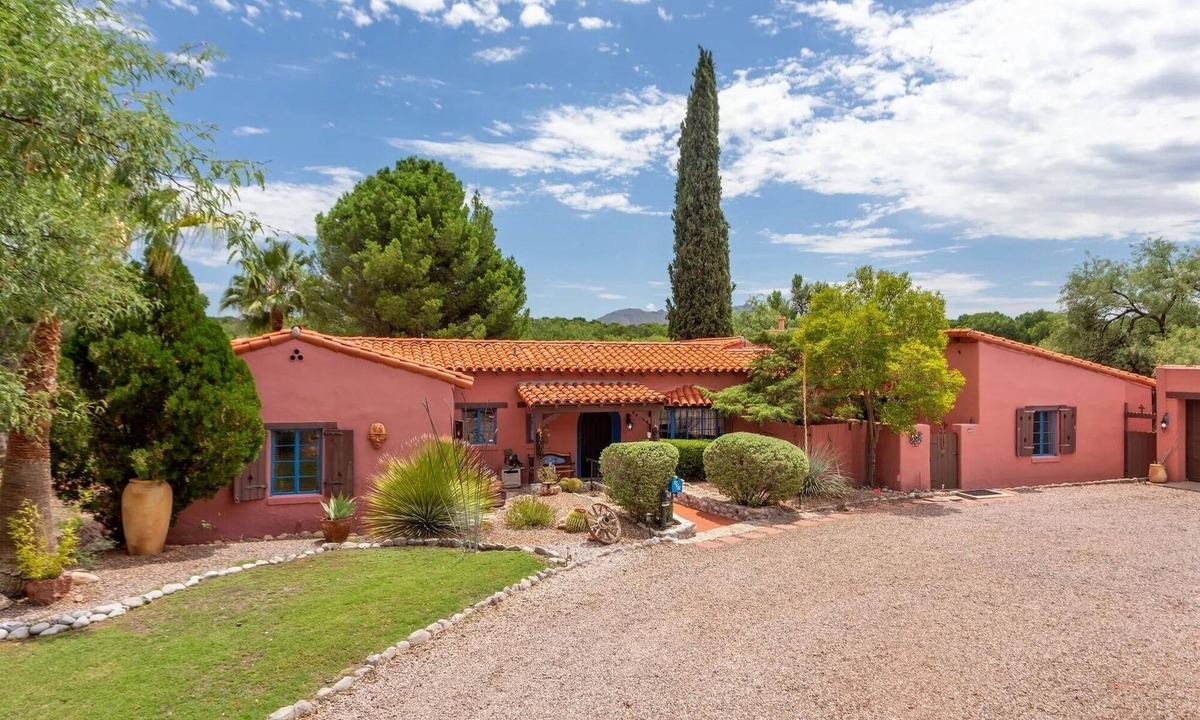 Tubac House | Valle Verde Ranch - for travelers, birders, artists, history lovers and friends.