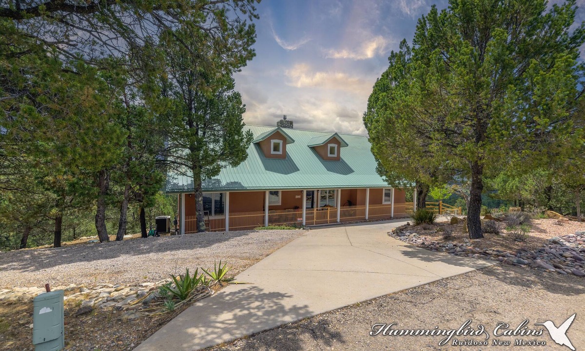 Ruidoso House | Valley View Lodge | Scenic Ruidoso Retreat w/Jetted Tub, Vaulted Ceilings & Valley Views