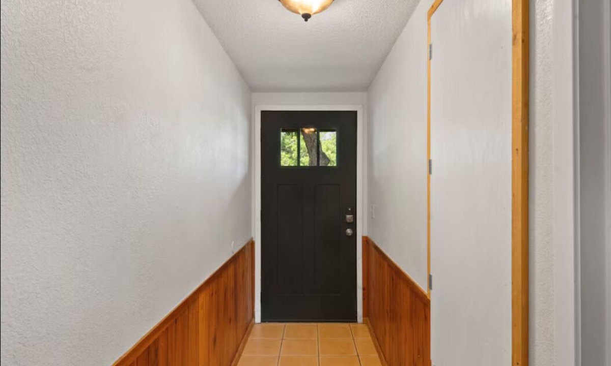Rio Frio Villa | Villa 3: Pool & Short Walk to the Frio River