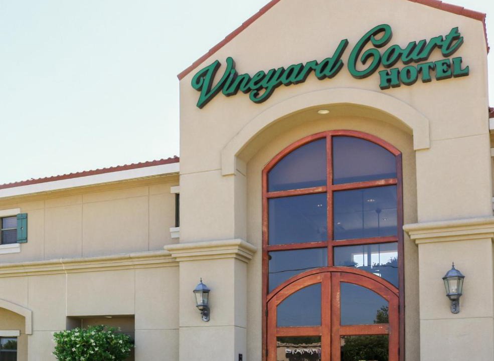 College Station Hotel | Vineyard Court Designer Suites Hotel