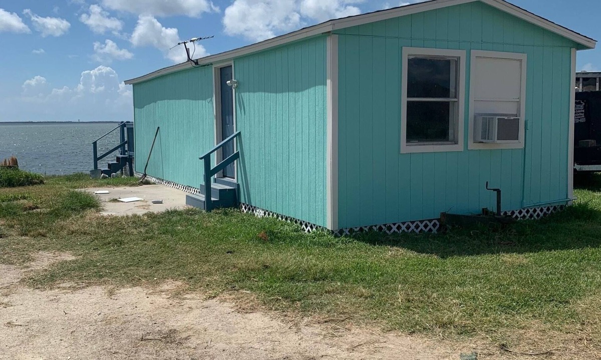Aransas Pass Cabin | Waterfront Cabin in Aransas Pass, Texas. Full kitchen! @Fin and Feather Marina