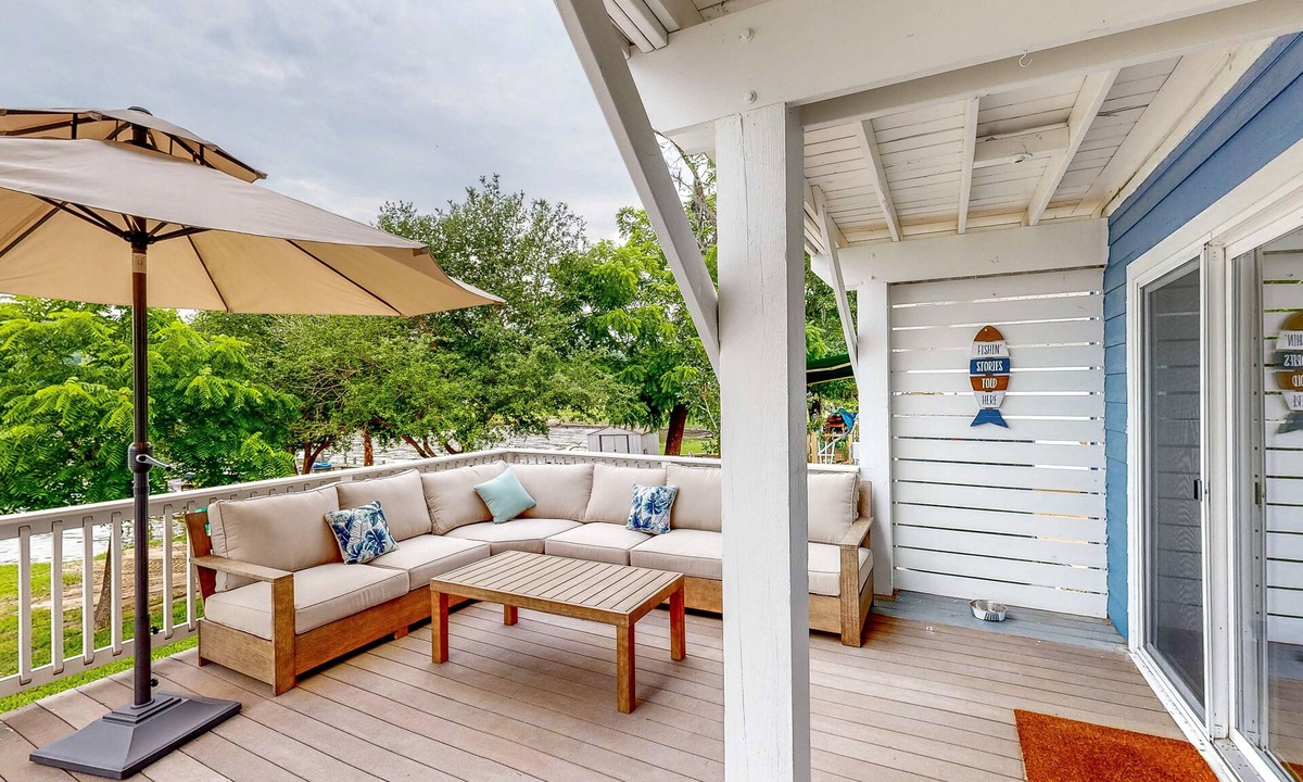 Pointblank House | Waterfront dog-friendly home with pier access, alfresco dining, & kayak