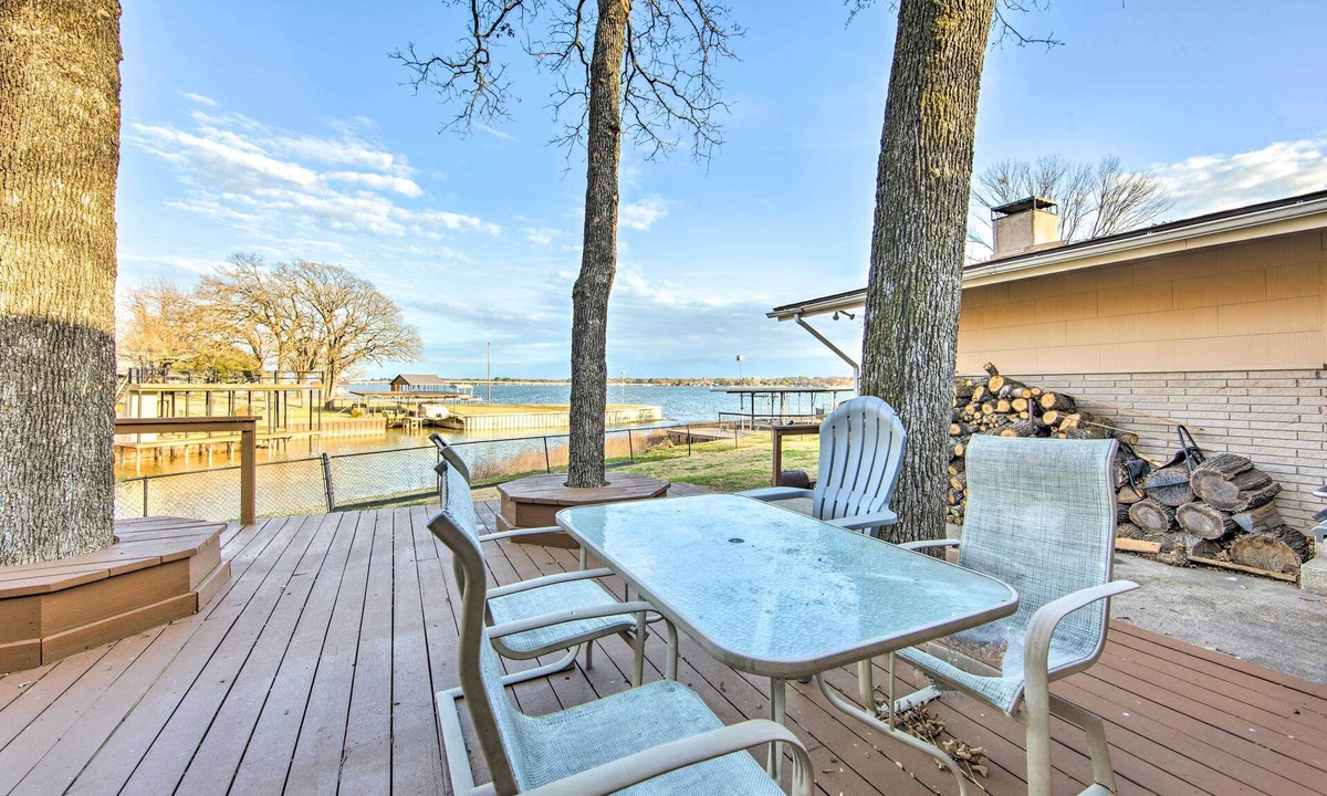 Mabank House | Waterfront Home w/Boat Dock in Gun Barrel City