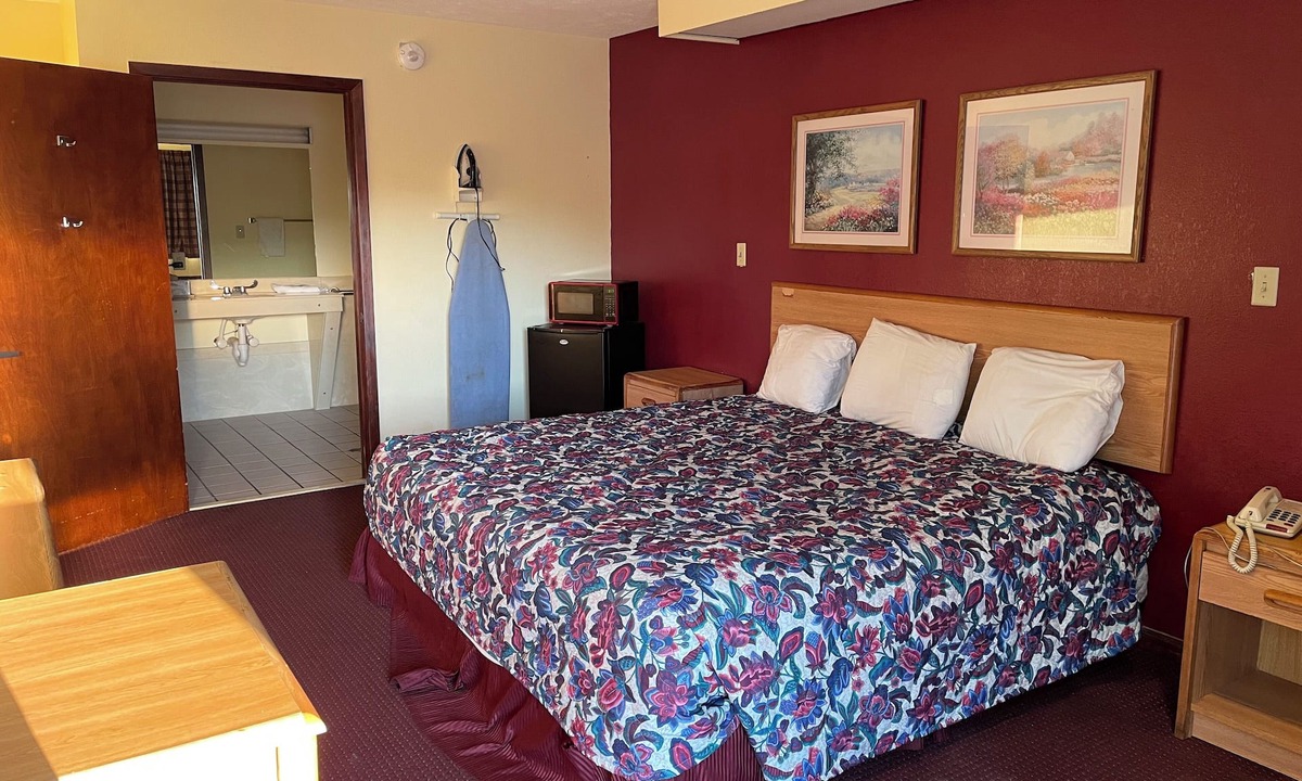 Hazlehurst Hotel | Western Inn Express