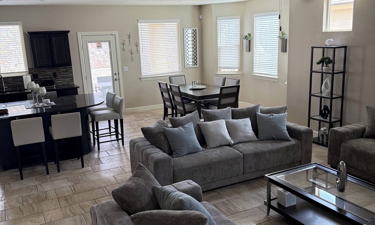 El Paso House | Westside spot near the Outlet Mall and Providence Hospital, with easy I-10 acces