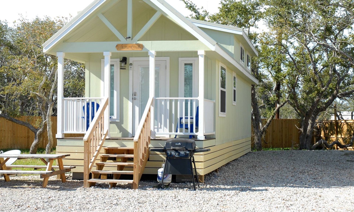City-by-the Sea Cottage | White Oak -Beautiful Cottage - Perfect For a Family Getaway