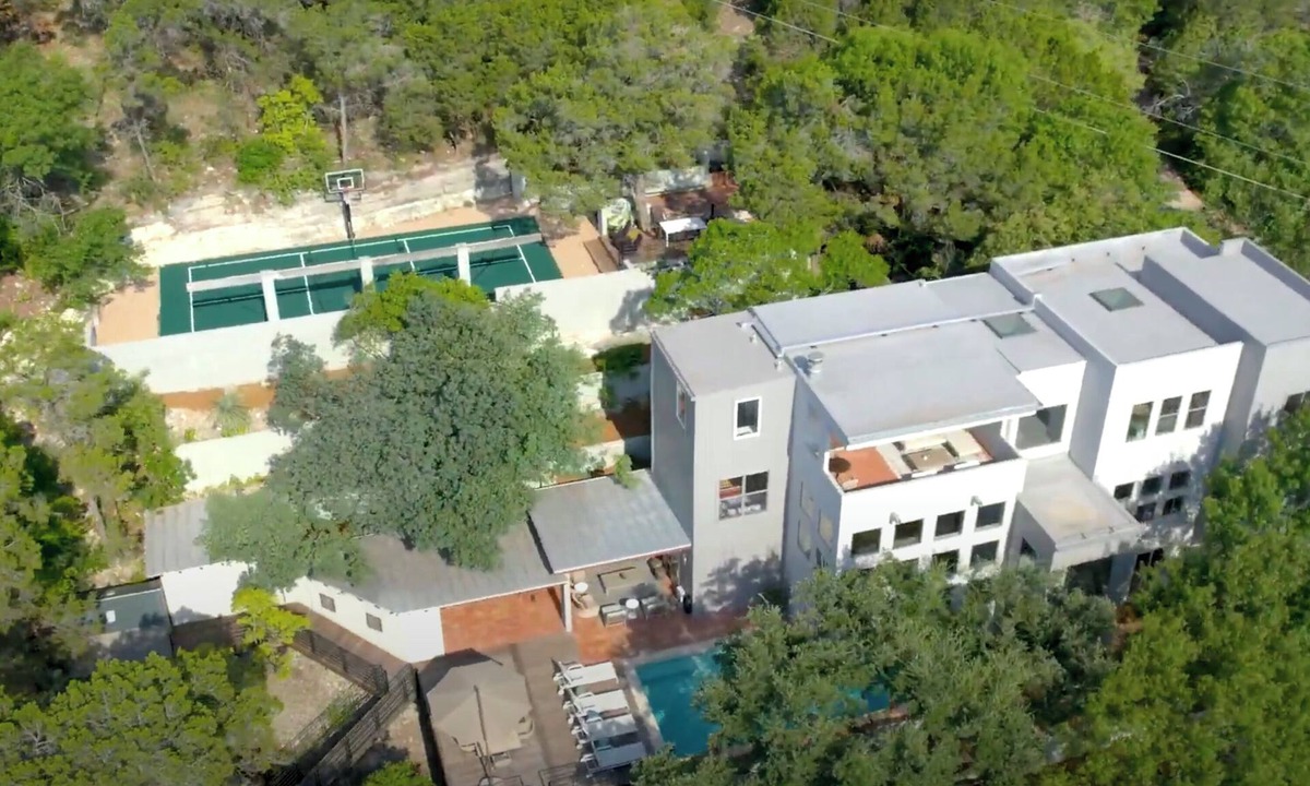 Austin House | Wild Basin: 10-15min to Austin · Heated Pool · SportCourt · Pickleball · Views