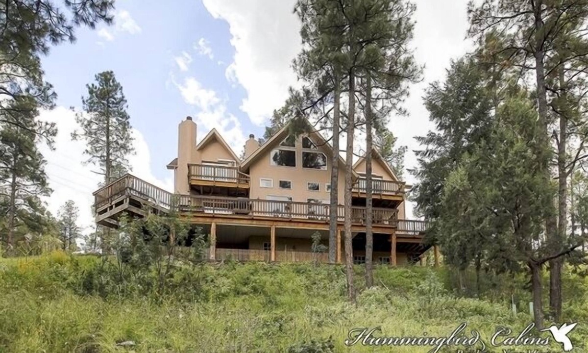 Alto House | Wild Horse Lodge | Galloping Good Times Retreat w/Arcade Fun, Fireplaces & Spacious Living