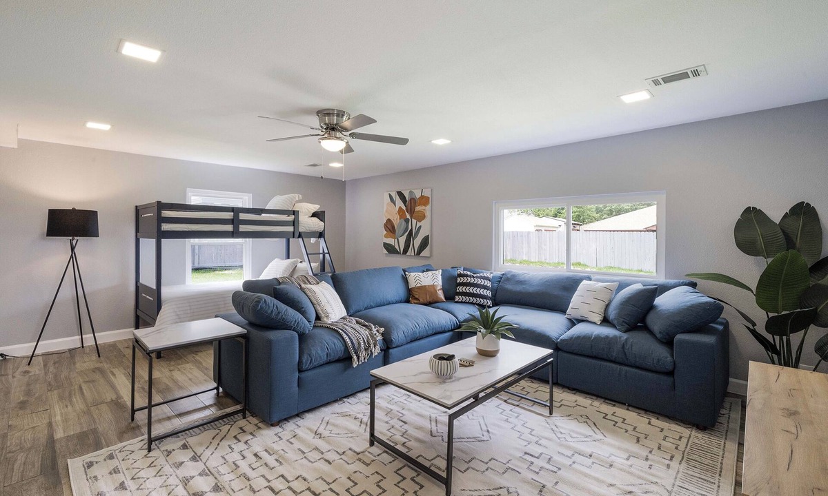 Round Rock House | [WW] 4BD Flat, Sleeps 10 - kids playroom w/bunkbed! Pets OK, Near Public Pool!