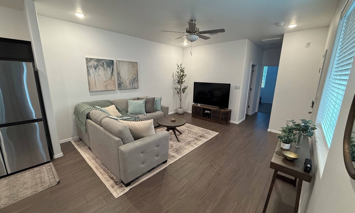 Las Cruces House | Your cozy place in the Land of Enchantment. 1.5 miles from Red Hawk Golf Course.