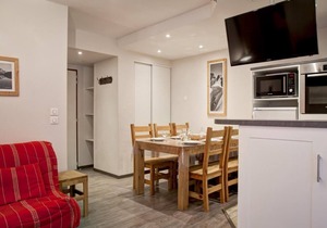 50m from resort center, 3rd floor, balcony, 53m², Brides Les Bains in Brides-les-Bains